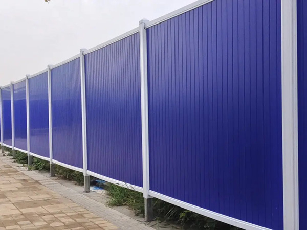 PVC围挡与普通围挡有什么不一样呢？